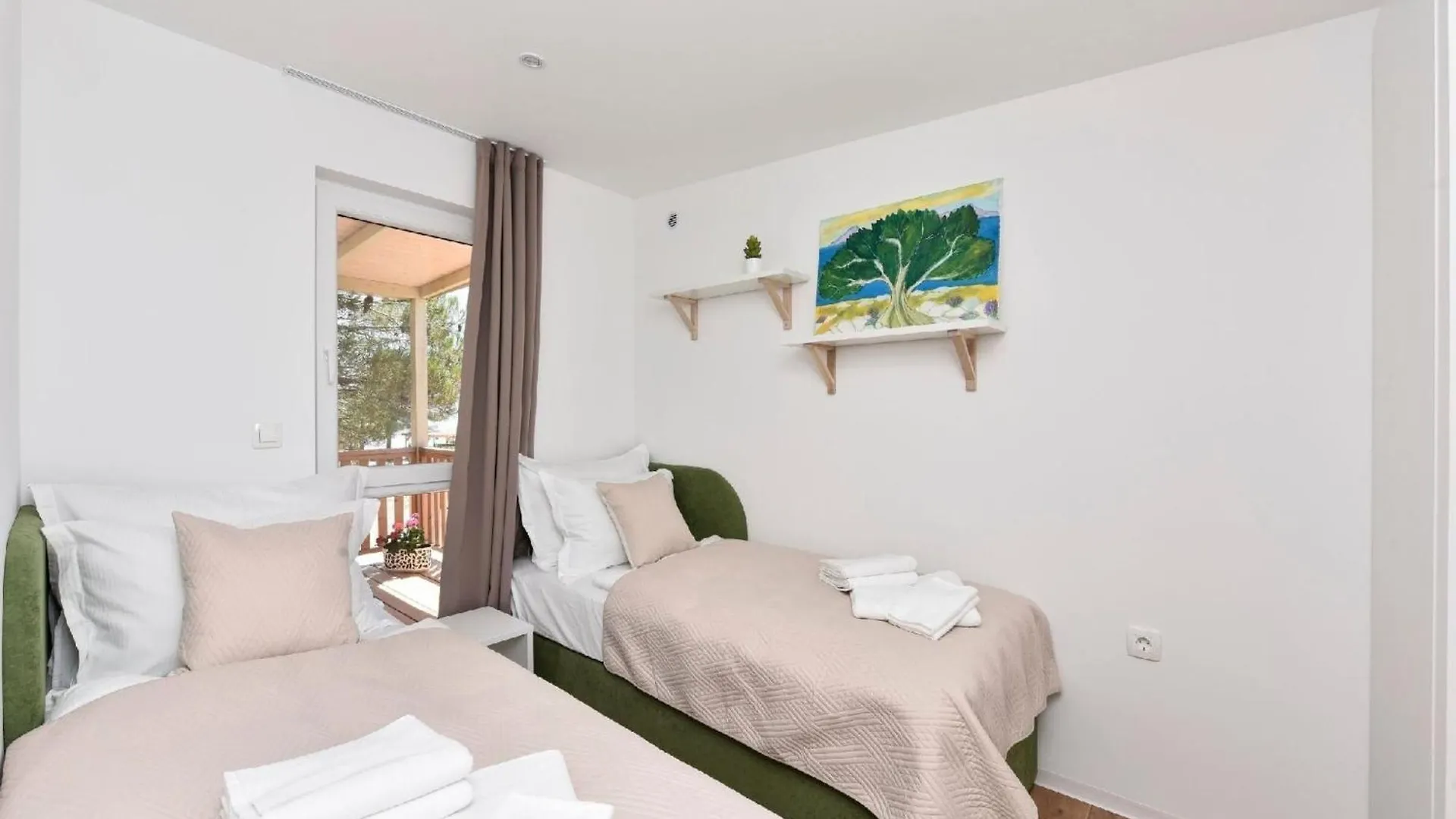 Premium-Mobilheim Mit 3 Schlafzimmern Auf Dem Campingplatz Ugljan Resort Apartmán